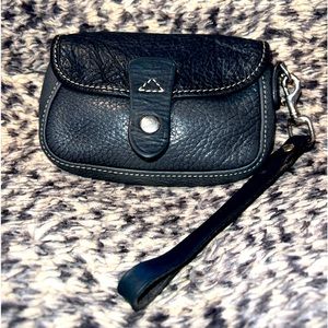 Black Dooney & Bourke Wristlet 🖤✨